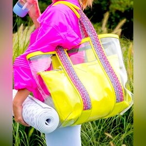 KELLY WYNNE BRING ON THE BEACH BAG NWOT